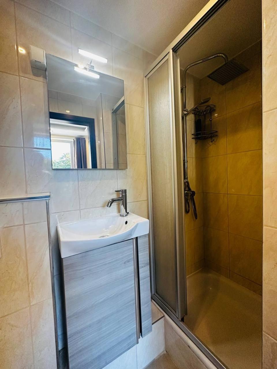 Отель Seidenstrasse Pension Мельн Экстерьер фото
